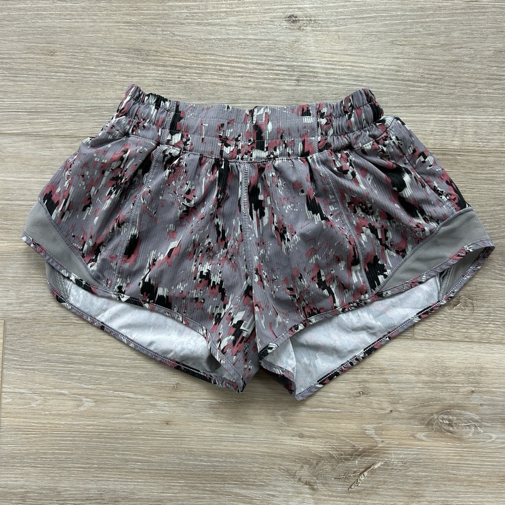 Lululemon Size 2 Low Rise Hotty Hot Short II 2.5" Floral Flux Multi Raceway Grey